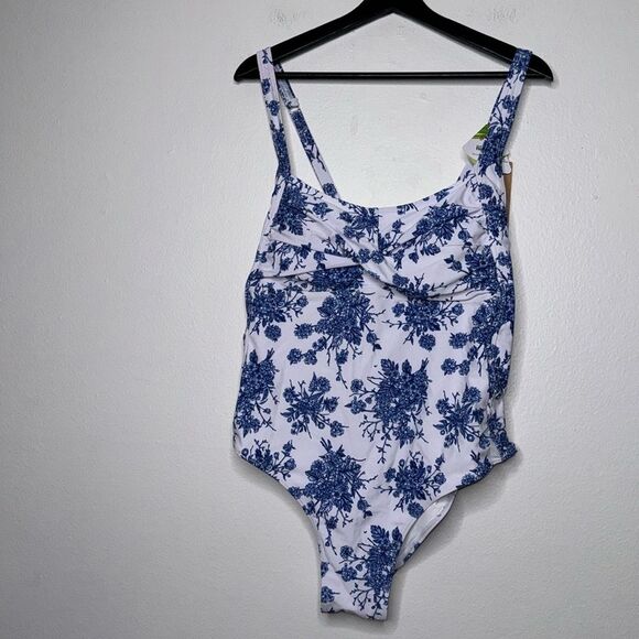 BERLOOK Floral Plus Size One-Piece Swimsuit Size 20 - Picture 6 of 13